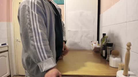 Snapshot of doriancretu95 chatting on 02/09/25, 03:12 menu below online show from 02/09/25, 03:12