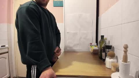 Snapshot of doriancretu95 chatting on 02/12/25, 07:45 menu below online show from 02/12/25, 07:45