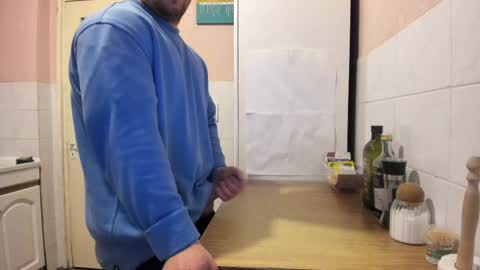 Snapshot of doriancretu95 chatting on 02/14/25, 09:53 menu below online show from 02/14/25, 09:53