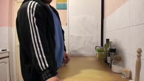 Snapshot of doriancretu95 chatting on 03/03/25, 04:47 menu below online show from 03/03/25, 04:47