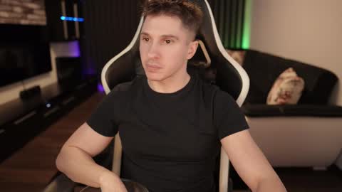 Dorian Reyes online show from 02/17/25, 12:21