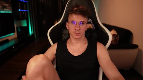 Dorian Reyes online show from 09/17/25, 10:33