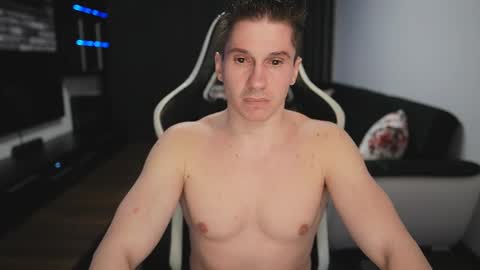 Dorian Reyes online show from 05/02/26, 01:43