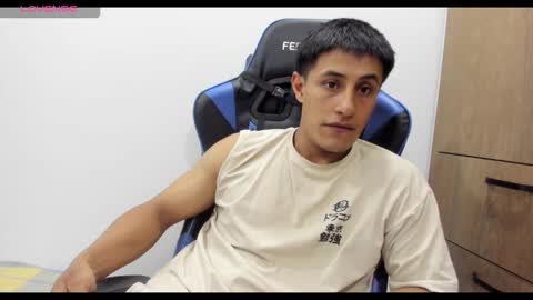 Snapshot of dorman_boy chatting on 11/02/25, 04:04 dorman_boy online show from 11/02/25, 04:04