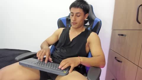 dorman_boy online show from 11/05/25, 02:11