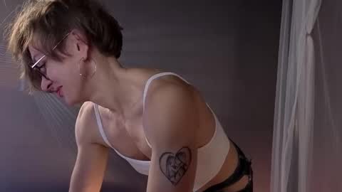 Dorothy Next stream on Monday at 3am-9am online show from 11/14/25, 02:32