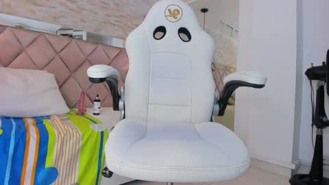  DOROTHY online show from 01/11/25, 08:43