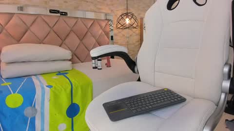  DOROTHY online show from 01/14/25, 06:34