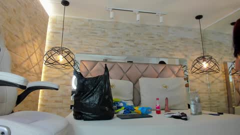  DOROTHY online show from 01/23/25, 02:44