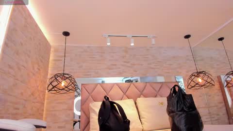  DOROTHY online show from 02/25/25, 02:58