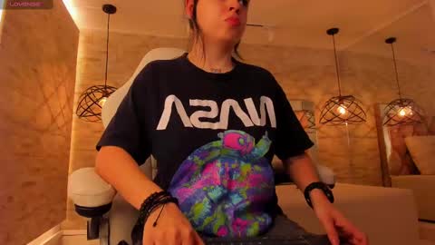  DOROTHY online show from 02/25/25, 06:03