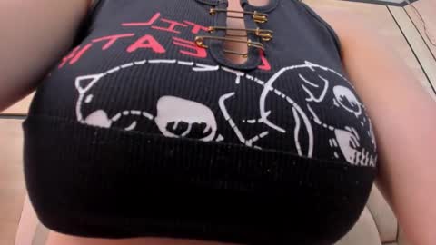 Snapshot of dorothy_vegga chatting on 03/23/26, 05:00 DOROTHY online show from 03/23/26, 05:00