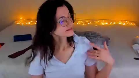 Snapshot of dorotty_ chatting on 12/30/24, 05:37 Your Dorotty online show from 12/30/24, 05:37