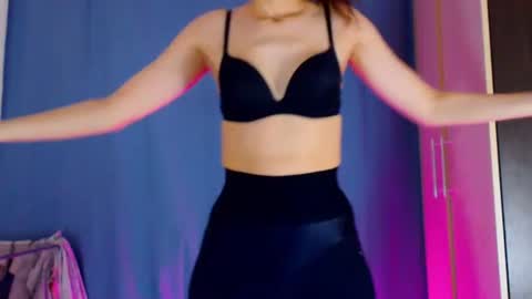 Snapshot of dorotty_ chatting on 10/17/25, 02:37 Your Dorotty online show from 10/17/25, 02:37