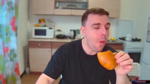 Sasha online show from 12/24/24, 10:22