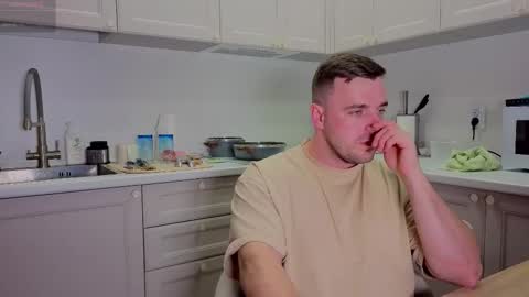 Sasha online show from 09/25/25, 09:51