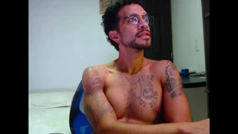 Snapshot of dostoyrodia_34 chatting on 10/15/25, 04:56 will online show from 10/15/25, 04:56