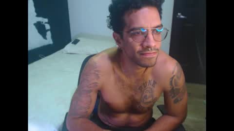 Snapshot of dostoyrodia_34 chatting on 10/23/25, 01:38 will online show from 10/23/25, 01:38