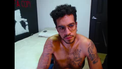 Snapshot of dostoyrodia_34 chatting on 10/31/25, 04:02 will online show from 10/31/25, 04:02