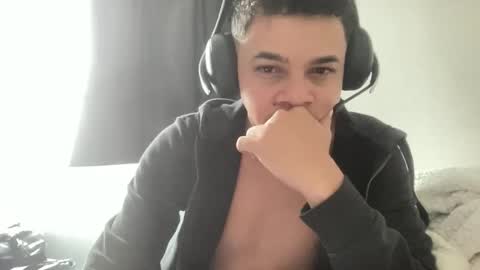 Snapshot of dotadinha chatting on 02/22/26, 02:15 dotadinha online show from 02/22/26, 02:15