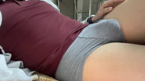 Snapshot of dotx90_fun chatting on 01/01/25, 01:16 Funlover online show from 01/01/25, 01:16