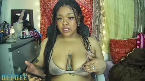 Snapshot of doubleddelirium chatting on 02/09/25, 10:53 DeeDee online show from 02/09/25, 10:53