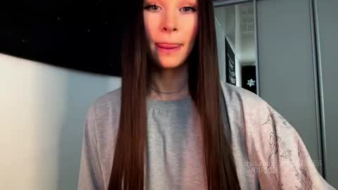 MOLLYYYY dont forget to give me a thumb up online show from 01/19/26, 07:56