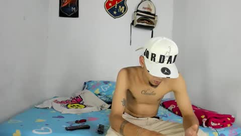 Snapshot of douglas_gallegos chatting on 12/20/25, 06:48 douglas_gallegos online show from 12/20/25, 06:48