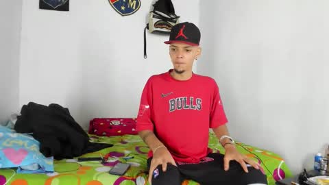 Snapshot of douglas_gallegos chatting on 01/15/26, 01:43 douglas_gallegos online show from 01/15/26, 01:43