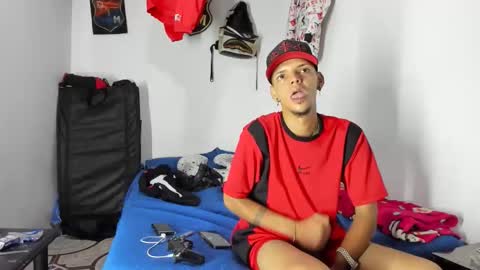 Snapshot of douglas_gallegos chatting on 02/12/26, 05:57 douglas_gallegos online show from 02/12/26, 05:57