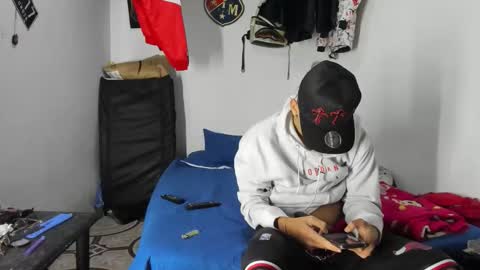 Snapshot of douglas_gallegos chatting on 02/19/26, 02:29 douglas_gallegos online show from 02/19/26, 02:29