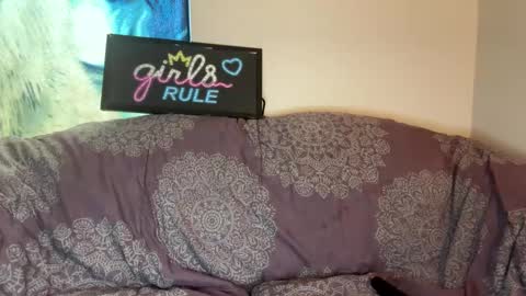 dove_love22 online show from 09/30/25, 07:08