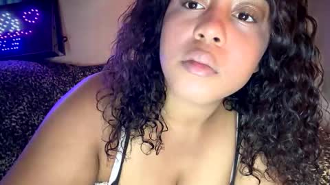 dove_love22 online show from 11/14/25, 04:06