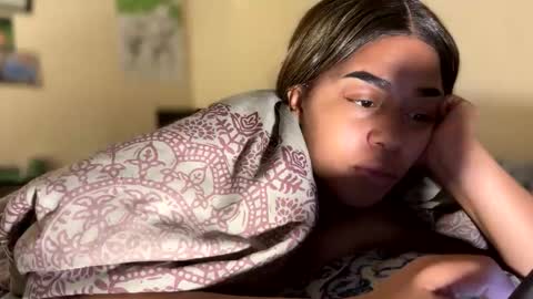 dove_love22 online show from 12/04/25, 06:23