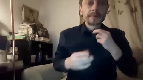 doveyfinn88 online show from 12/15/25, 03:22