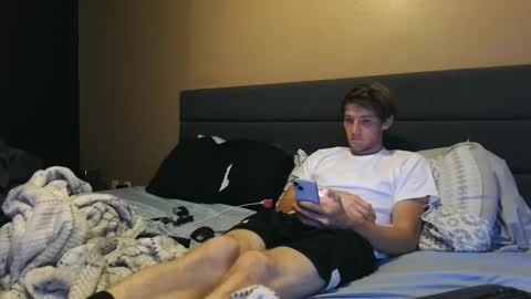 Snapshot of downforthemoney chatting on 10/06/25, 11:02 downforthemoney online show from 10/06/25, 11:02