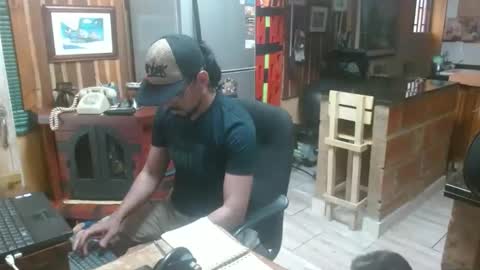 Snapshot of dr_simon84 chatting on 12/15/24, 08:58 Dr Simon online show from 12/15/24, 08:58