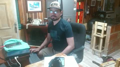 Snapshot of dr_simon84 chatting on 12/16/24, 01:31 Dr Simon online show from 12/16/24, 01:31