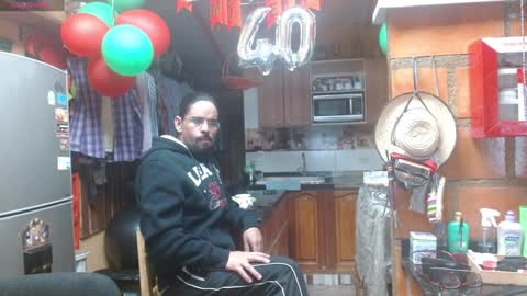 Snapshot of dr_simon84 chatting on 12/19/24, 08:23 Dr Simon online show from 12/19/24, 08:23