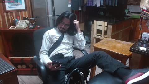 Snapshot of dr_simon84 chatting on 12/21/24, 09:33 Dr Simon online show from 12/21/24, 09:33