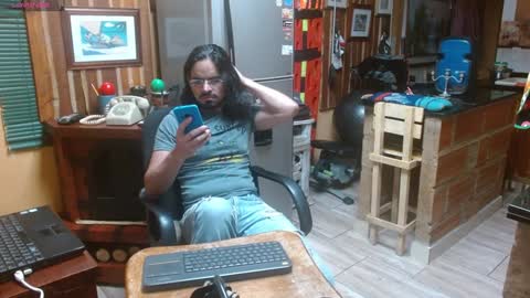 Snapshot of dr_simon84 chatting on 01/05/25, 04:04 Dr Simon online show from 01/05/25, 04:04