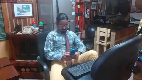 Snapshot of dr_simon84 chatting on 01/07/25, 02:51 Dr Simon online show from 01/07/25, 02:51