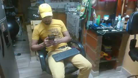 Snapshot of dr_simon84 chatting on 01/08/25, 02:14 Dr Simon online show from 01/08/25, 02:14