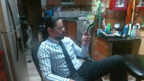 Snapshot of dr_simon84 chatting on 01/10/25, 02:14 Dr Simon online show from 01/10/25, 02:14