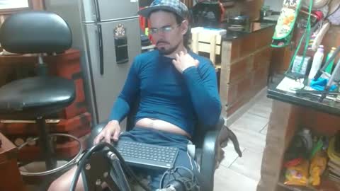 Snapshot of dr_simon84 chatting on 01/12/25, 04:50 Dr Simon online show from 01/12/25, 04:50