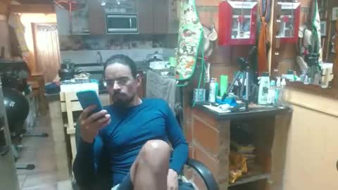 Snapshot of dr_simon84 chatting on 01/12/25, 07:53 Dr Simon online show from 01/12/25, 07:53