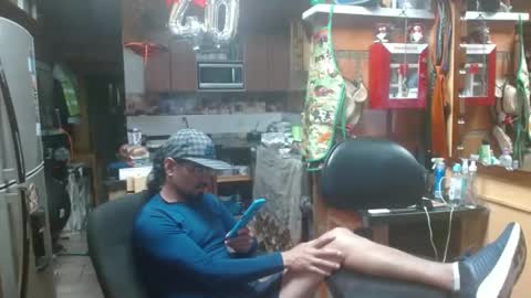 Snapshot of dr_simon84 chatting on 01/13/25, 01:56 Dr Simon online show from 01/13/25, 01:56