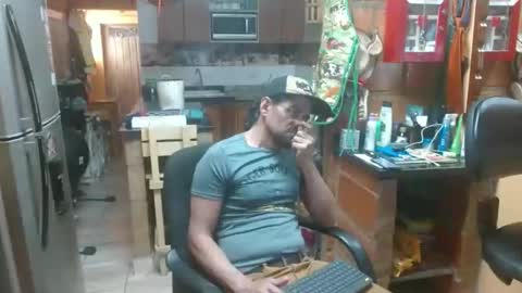 Snapshot of dr_simon84 chatting on 01/13/25, 06:05 Dr Simon online show from 01/13/25, 06:05