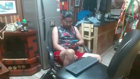 Snapshot of dr_simon84 chatting on 01/16/25, 03:56 Dr Simon online show from 01/16/25, 03:56