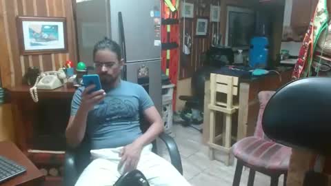 Snapshot of dr_simon84 chatting on 01/18/25, 01:30 Dr Simon online show from 01/18/25, 01:30